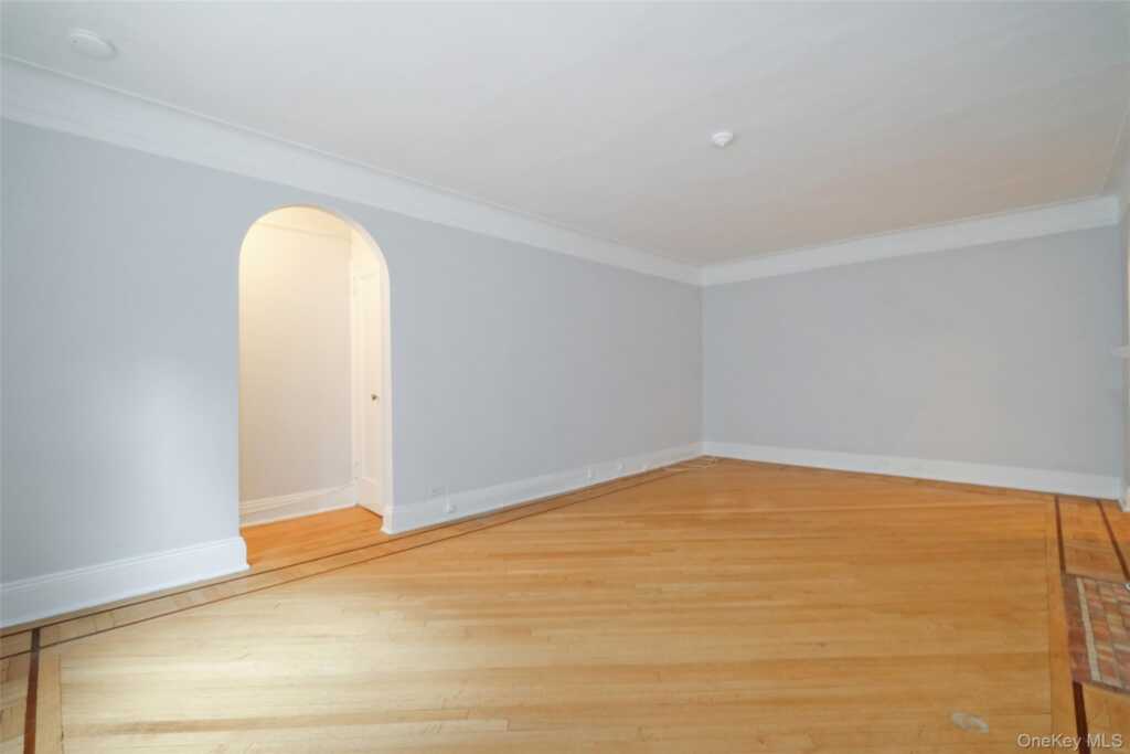 1 Broad Parkway, Unit #4L, White Plains, NY 10601 - Photo 9 of 22