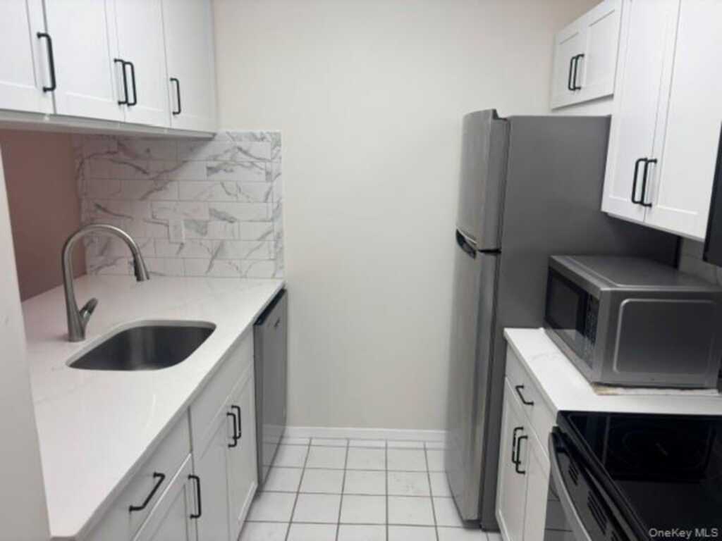 25 Rockledge Avenue, Unit #517, White Plains, NY 10601 - Photo 9 of 30