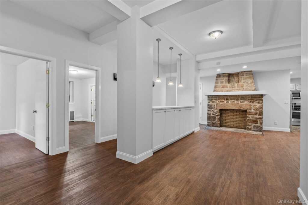 232 Martine Avenue, Unit #BD/BC, White Plains, NY 10601 - Photo 3 of 20