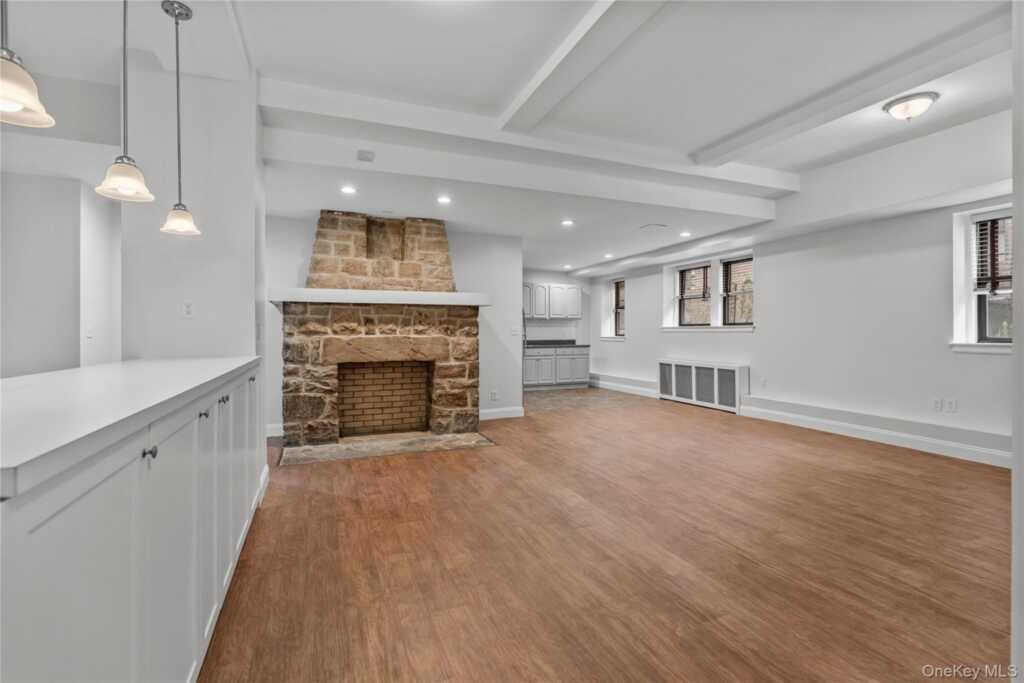 232 Martine Avenue, Unit #BD/BC, White Plains, NY 10601 - Photo 4 of 20