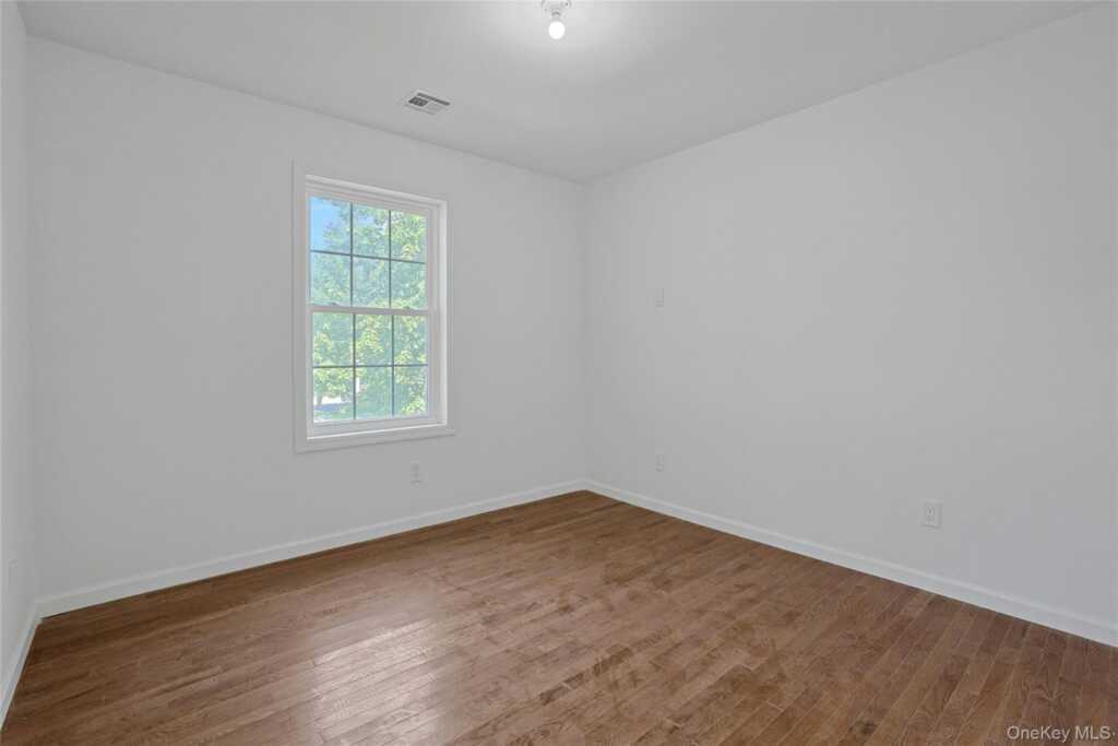 15 Waldron Avenue, Nyack, NY 10960 - Photo 24 of 44