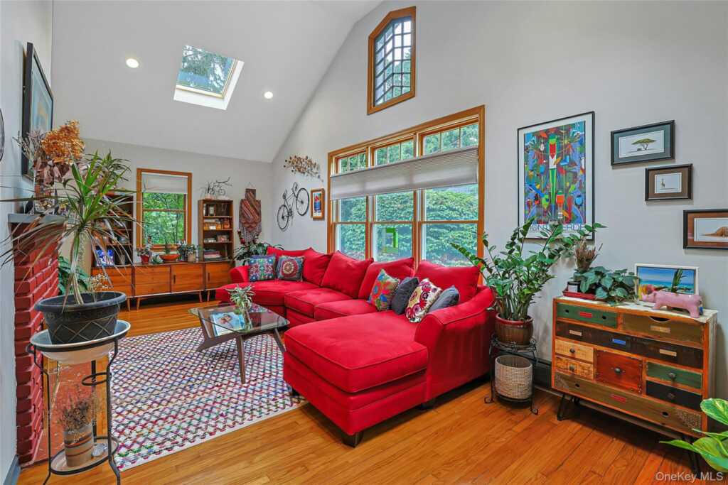 4 Carlann Lane, Valley Cottage, NY 10989 - Photo 12 of 37