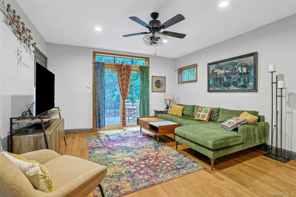 4 Carlann Lane, Valley Cottage, NY 10989 - Photo 25 of 37