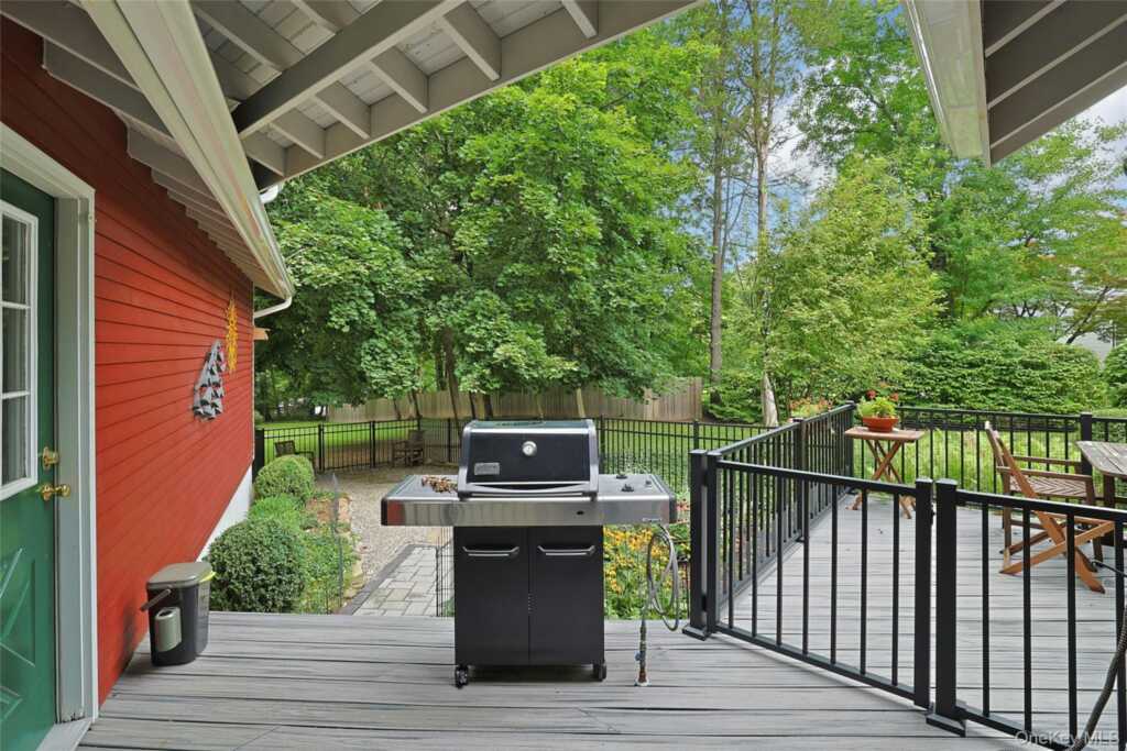 4 Carlann Lane, Valley Cottage, NY 10989 - Photo 6 of 37