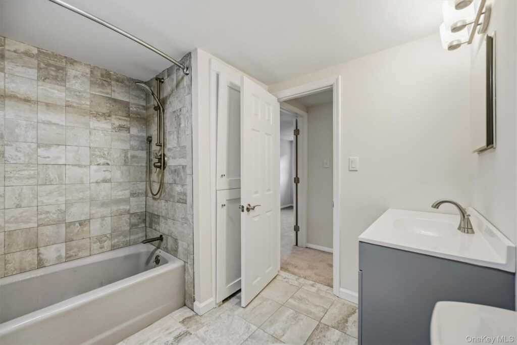 33 Short Hill Road, New City, NY 10956 - Photo 13 of 22