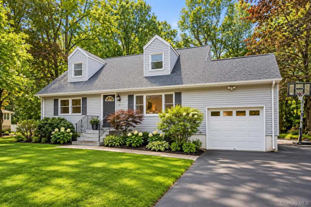 33 Short Hill Road, New City, NY 10956 - Photo 2 of 22