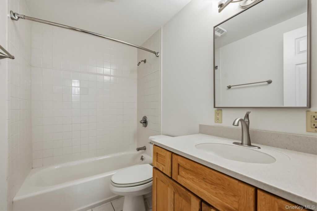 33 Short Hill Road, New City, NY 10956 - Photo 9 of 22