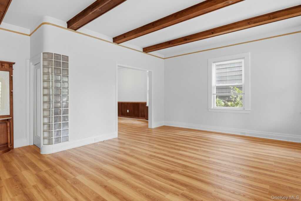 82 Quinby Avenue, White Plains, NY 10606 - Photo 10 of 44