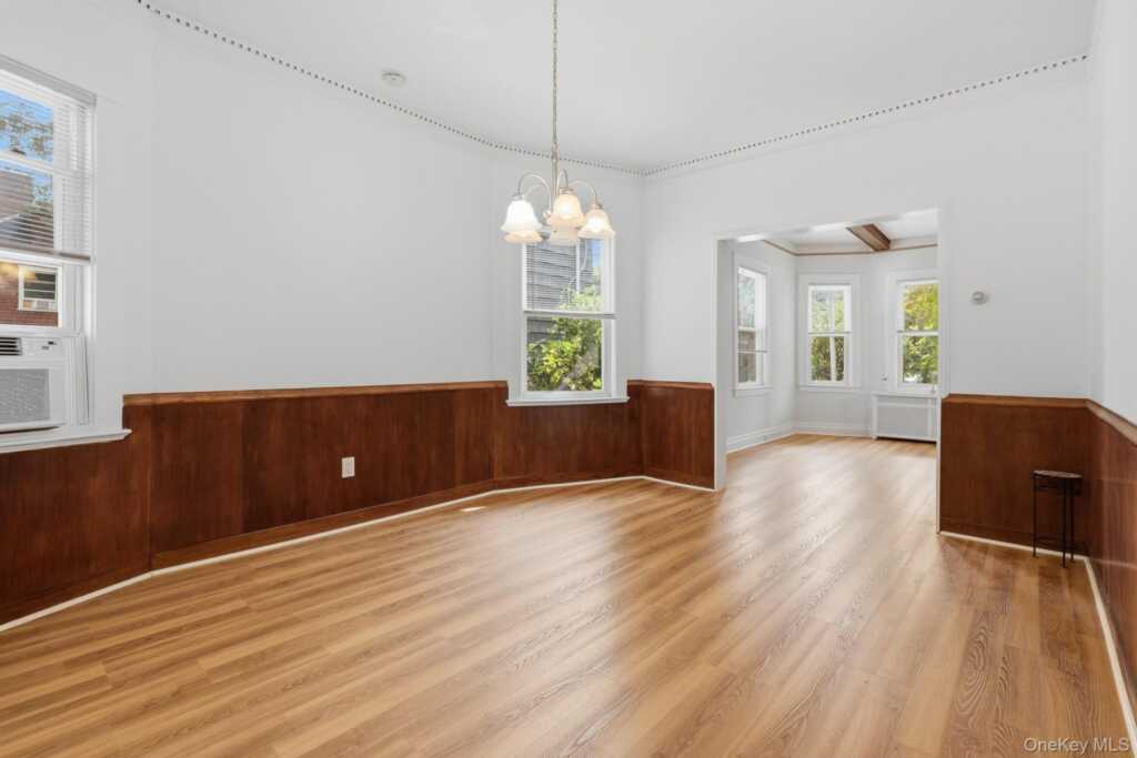 82 Quinby Avenue, White Plains, NY 10606 - Photo 13 of 44