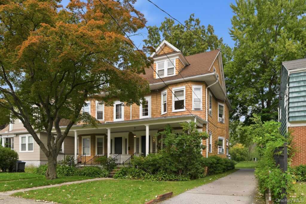 82 Quinby Avenue, White Plains, NY 10606 - Photo 2 of 44