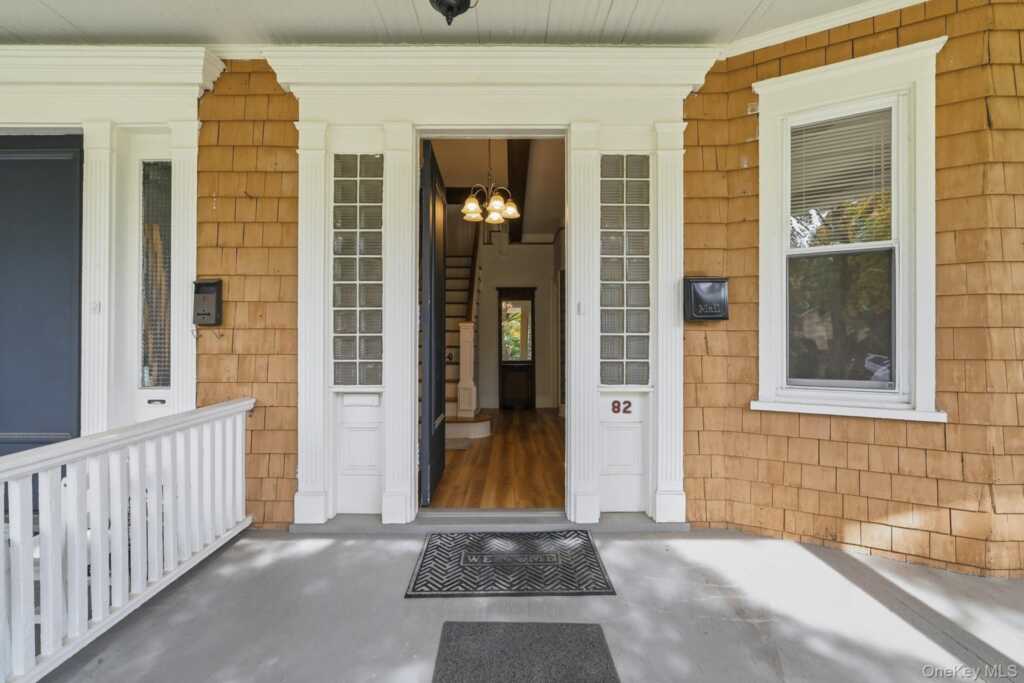 82 Quinby Avenue, White Plains, NY 10606 - Photo 3 of 44