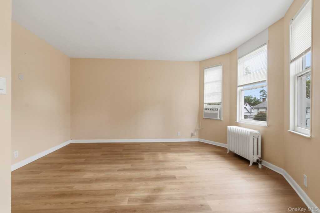 82 Quinby Avenue, White Plains, NY 10606 - Photo 30 of 44