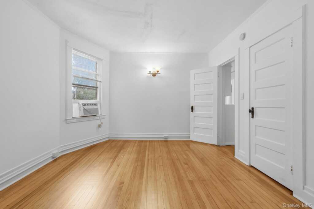 82 Quinby Avenue, White Plains, NY 10606 - Photo 31 of 44
