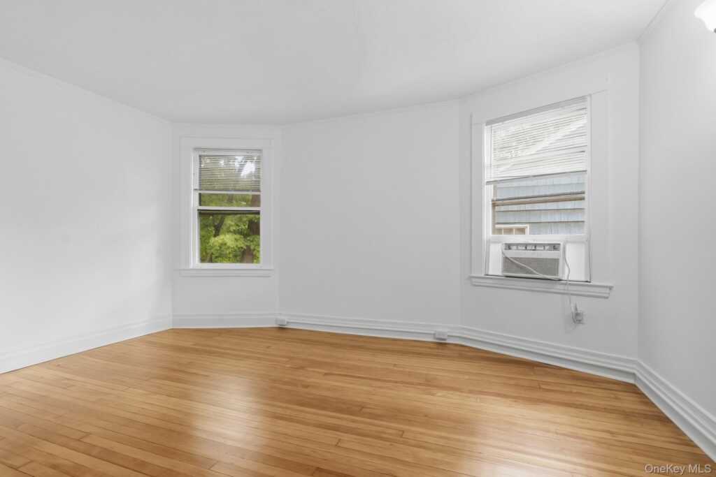 82 Quinby Avenue, White Plains, NY 10606 - Photo 32 of 44