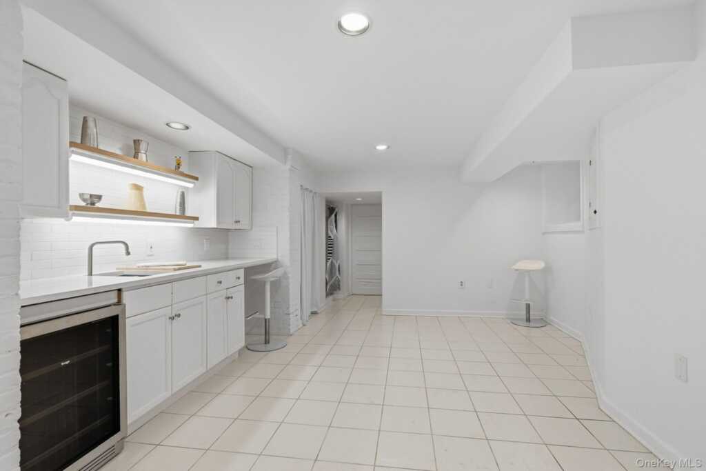 82 Quinby Avenue, White Plains, NY 10606 - Photo 34 of 44