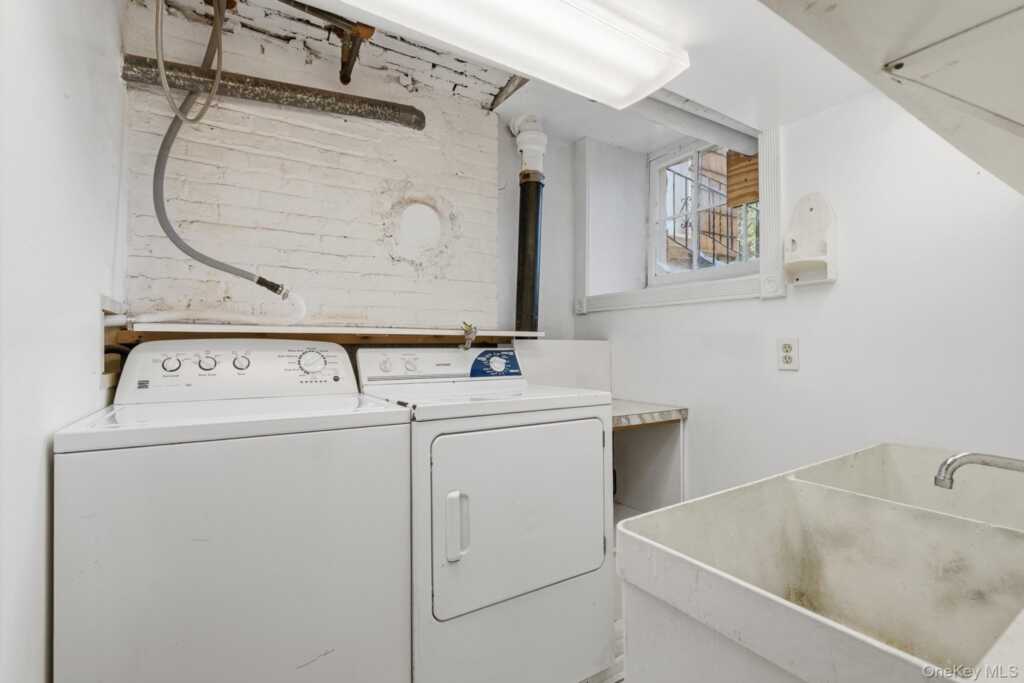82 Quinby Avenue, White Plains, NY 10606 - Photo 37 of 44
