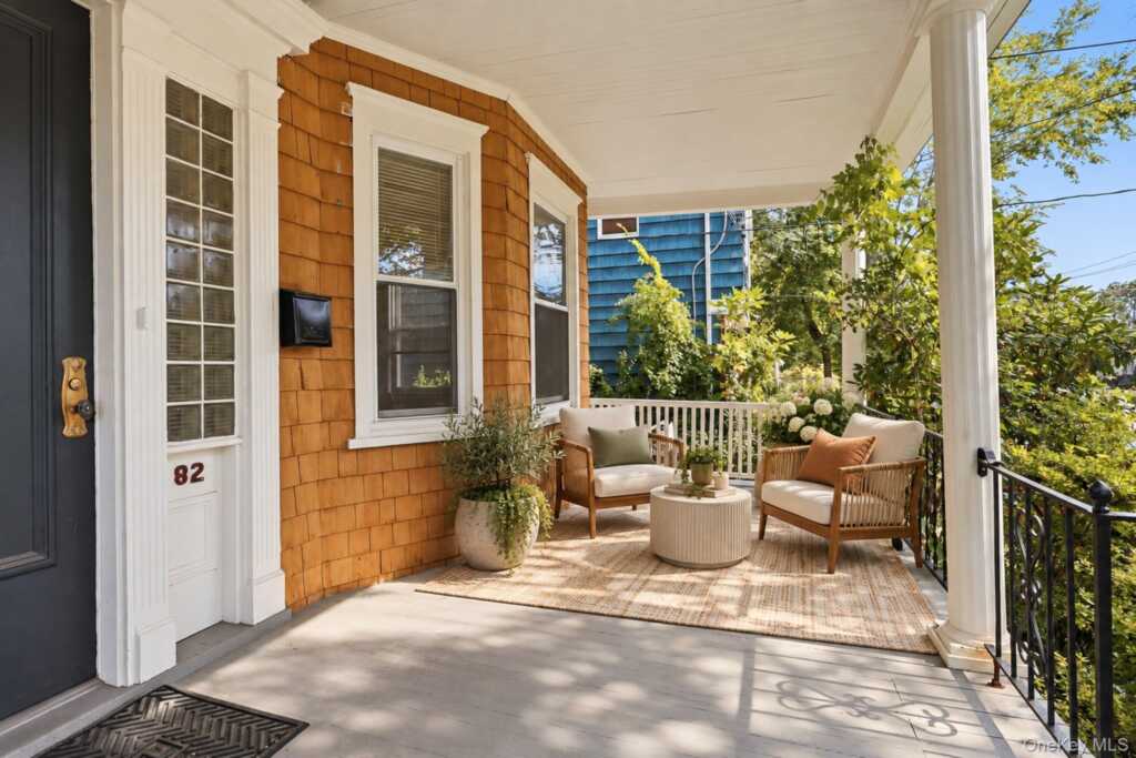 82 Quinby Avenue, White Plains, NY 10606 - Photo 4 of 44