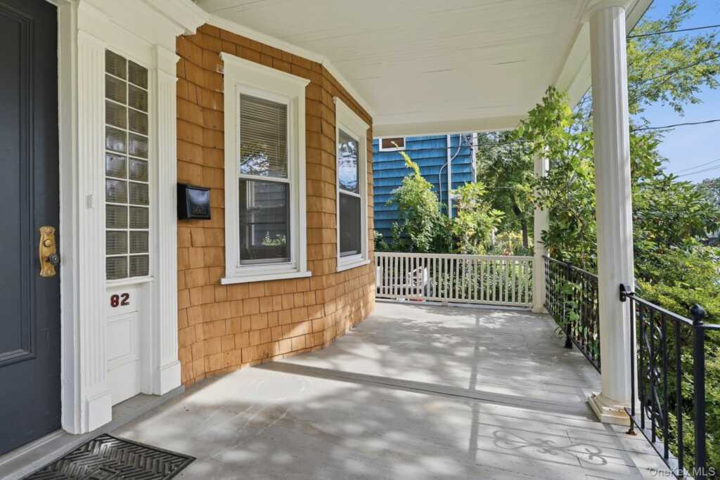 82 Quinby Avenue, White Plains, NY 10606 - Photo 5 of 44
