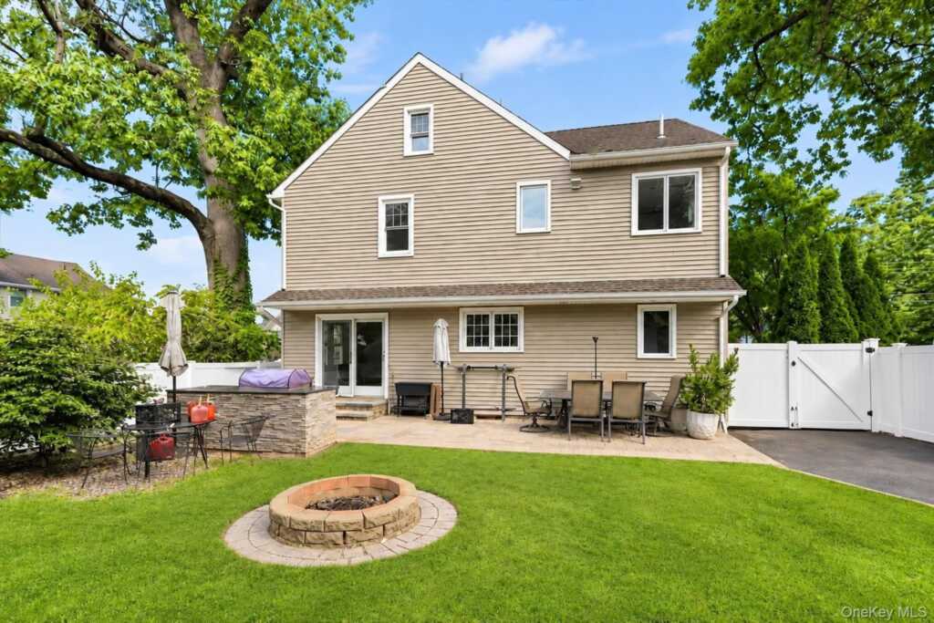 7 Atlantic Avenue, Nanuet, NY 10954 - Photo 3 of 28