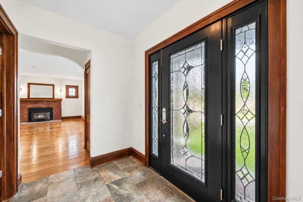 7 Atlantic Avenue, Nanuet, NY 10954 - Photo 4 of 28