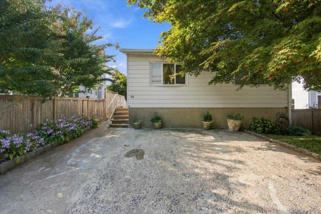 37 Beck Avenue, Rye, NY 10580 - Photo 13 of 33