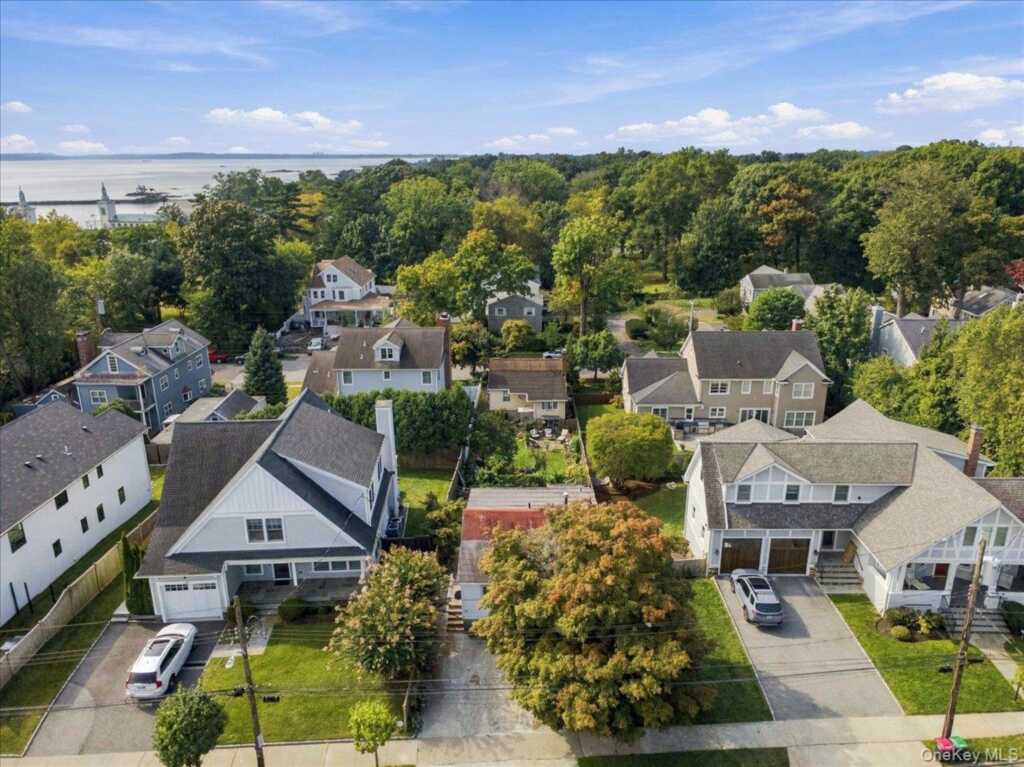 37 Beck Avenue, Rye, NY 10580 - Photo 32 of 33