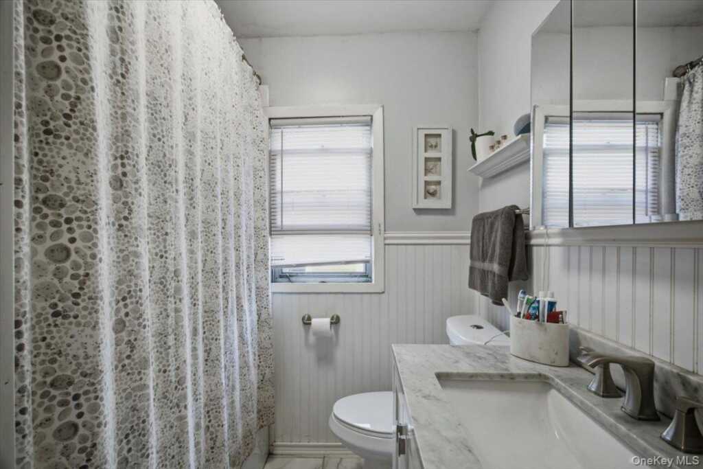 37 Beck Avenue, Rye, NY 10580 - Photo 8 of 33