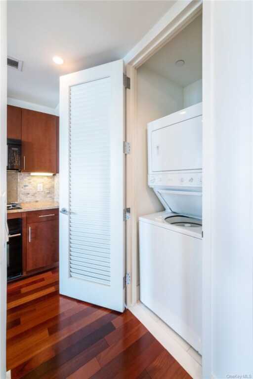 175 Huguenot Street, Unit #2602, New Rochelle, NY 10801 - Photo 6 of 37