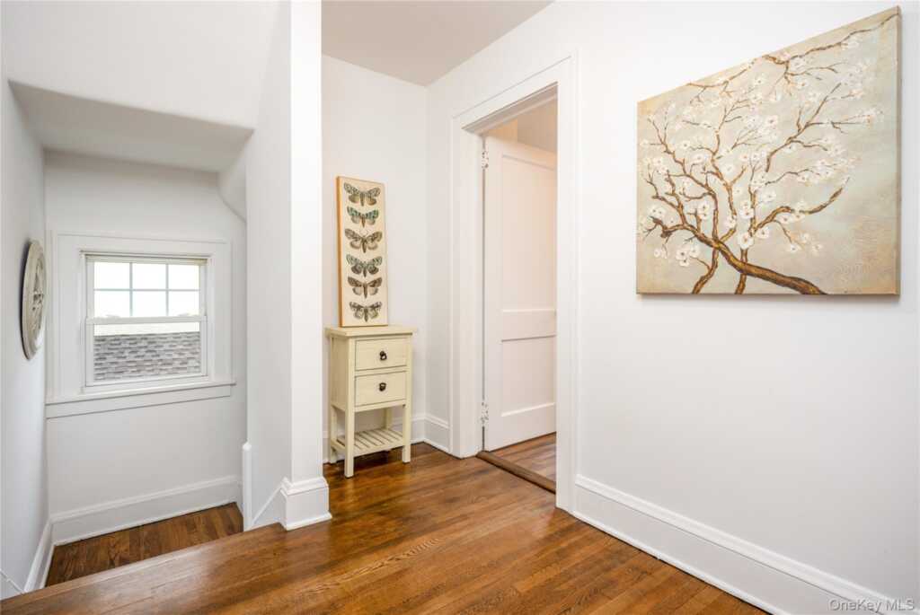20 Byron Avenue, White Plains, NY 10606 - Photo 13 of 34