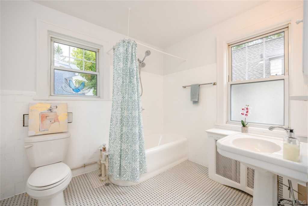 20 Byron Avenue, White Plains, NY 10606 - Photo 17 of 34
