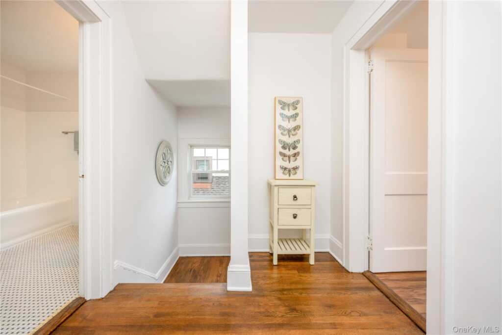 20 Byron Avenue, White Plains, NY 10606 - Photo 18 of 34
