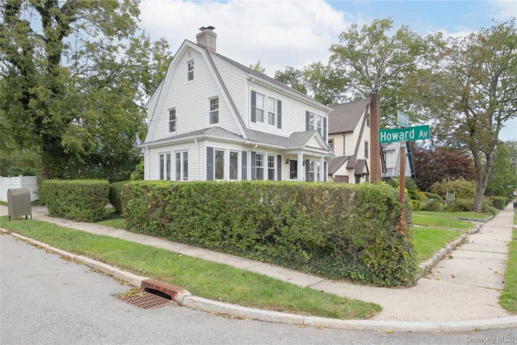 20 Byron Avenue, White Plains, NY 10606 - Photo 24 of 34