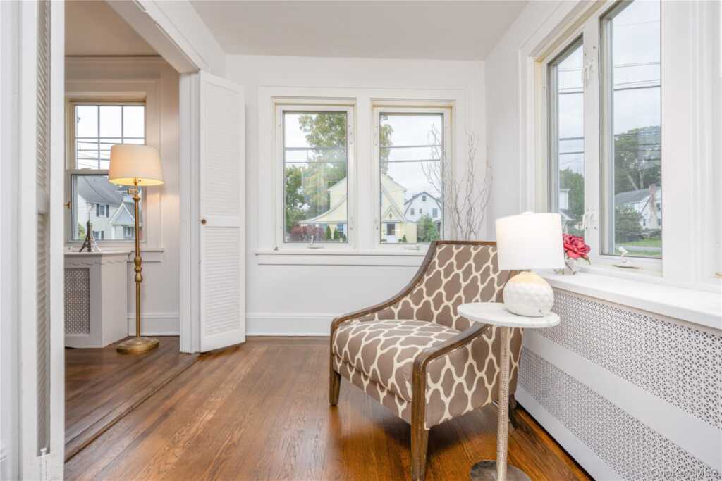 20 Byron Avenue, White Plains, NY 10606 - Photo 6 of 34