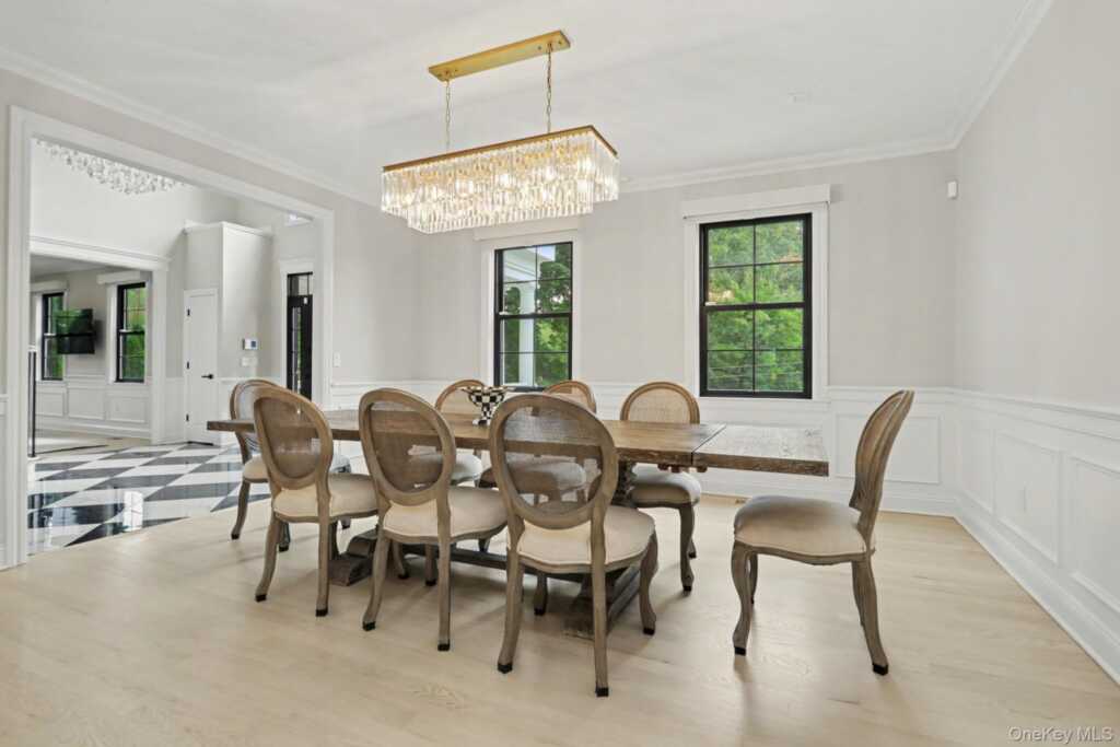 333 Lyncroft Road, New Rochelle, NY 10804 - Photo 16 of 44