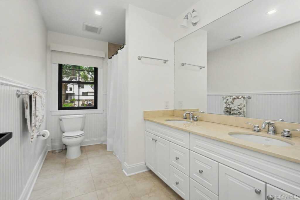 333 Lyncroft Road, New Rochelle, NY 10804 - Photo 30 of 44