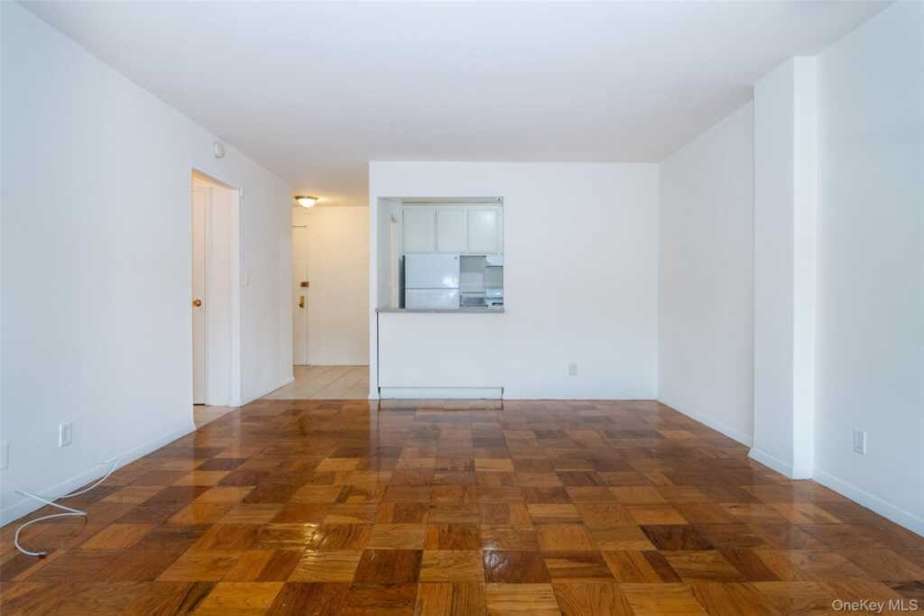 15 Lake Street, Unit #4-C, White Plains, NY 10603 - Photo 5 of 19