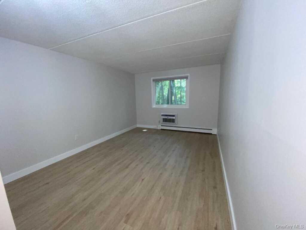 85 N Middletown Road, Unit #E2, Nanuet, NY 10954 - Photo 10 of 18
