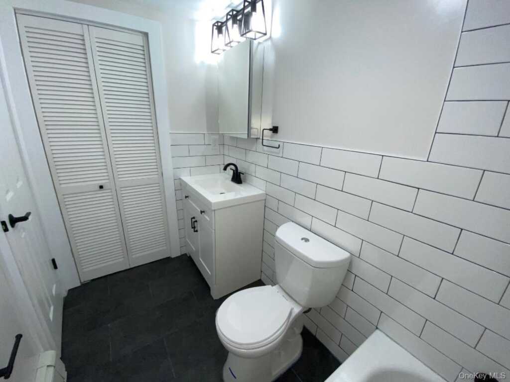 85 N Middletown Road, Unit #E2, Nanuet, NY 10954 - Photo 13 of 18