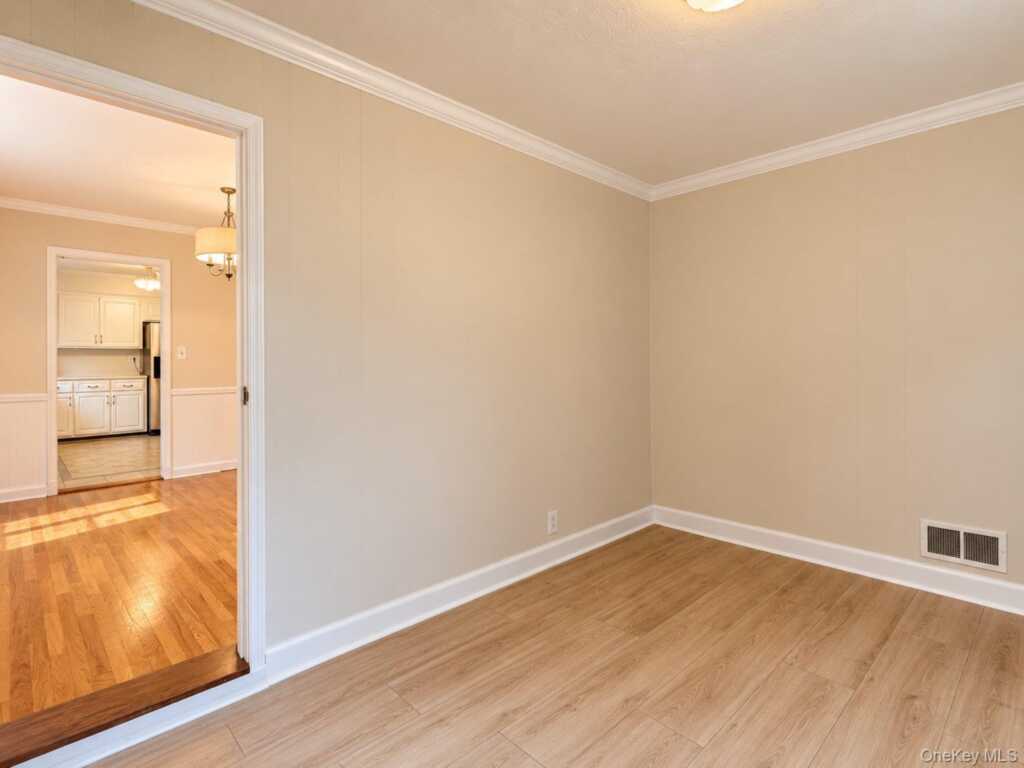 174 Waverly Road, New Rochelle, NY 10583 - Photo 11 of 35