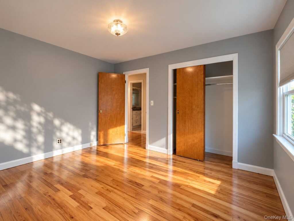 174 Waverly Road, New Rochelle, NY 10583 - Photo 17 of 35