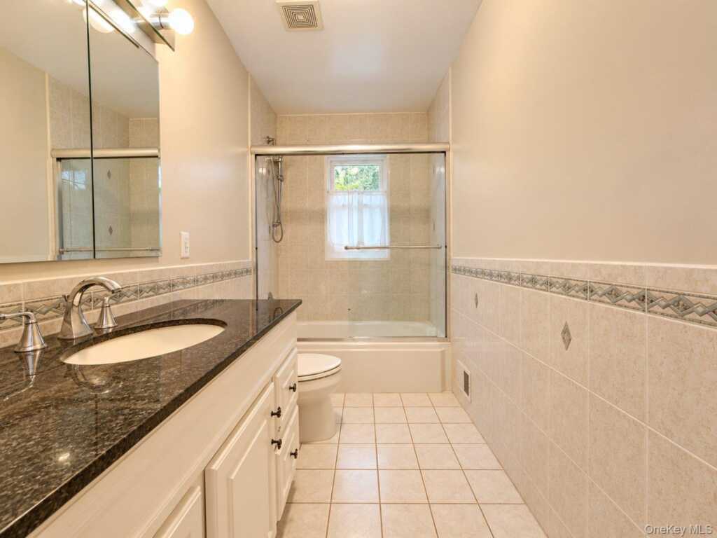 174 Waverly Road, New Rochelle, NY 10583 - Photo 18 of 35