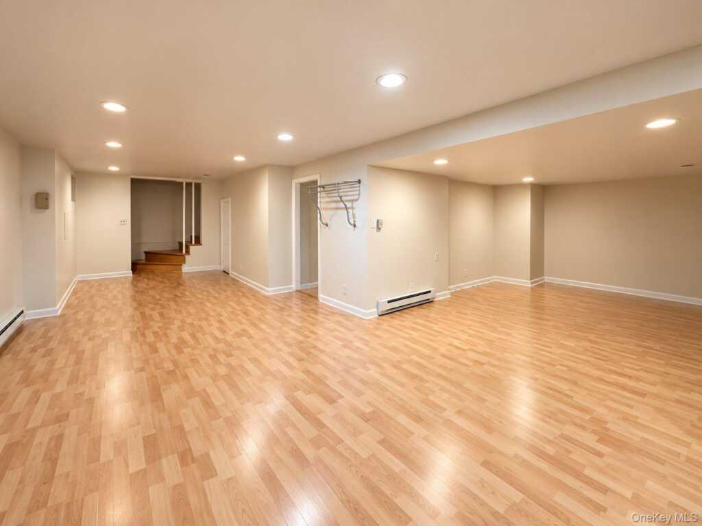 174 Waverly Road, New Rochelle, NY 10583 - Photo 21 of 35