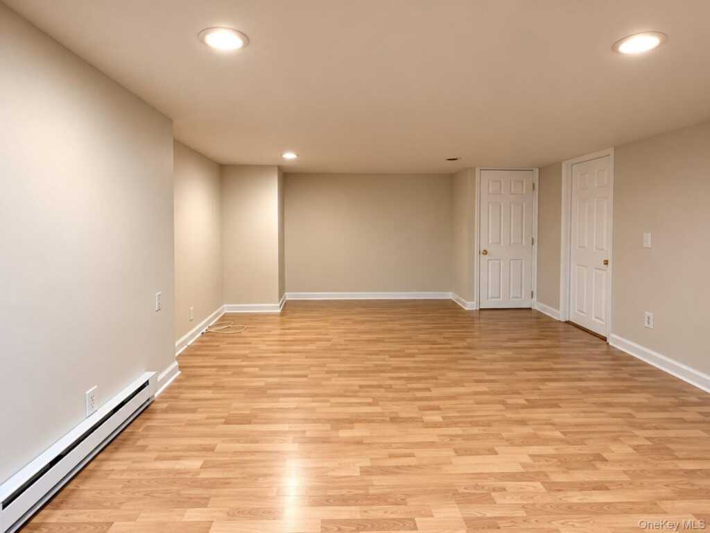 174 Waverly Road, New Rochelle, NY 10583 - Photo 23 of 35