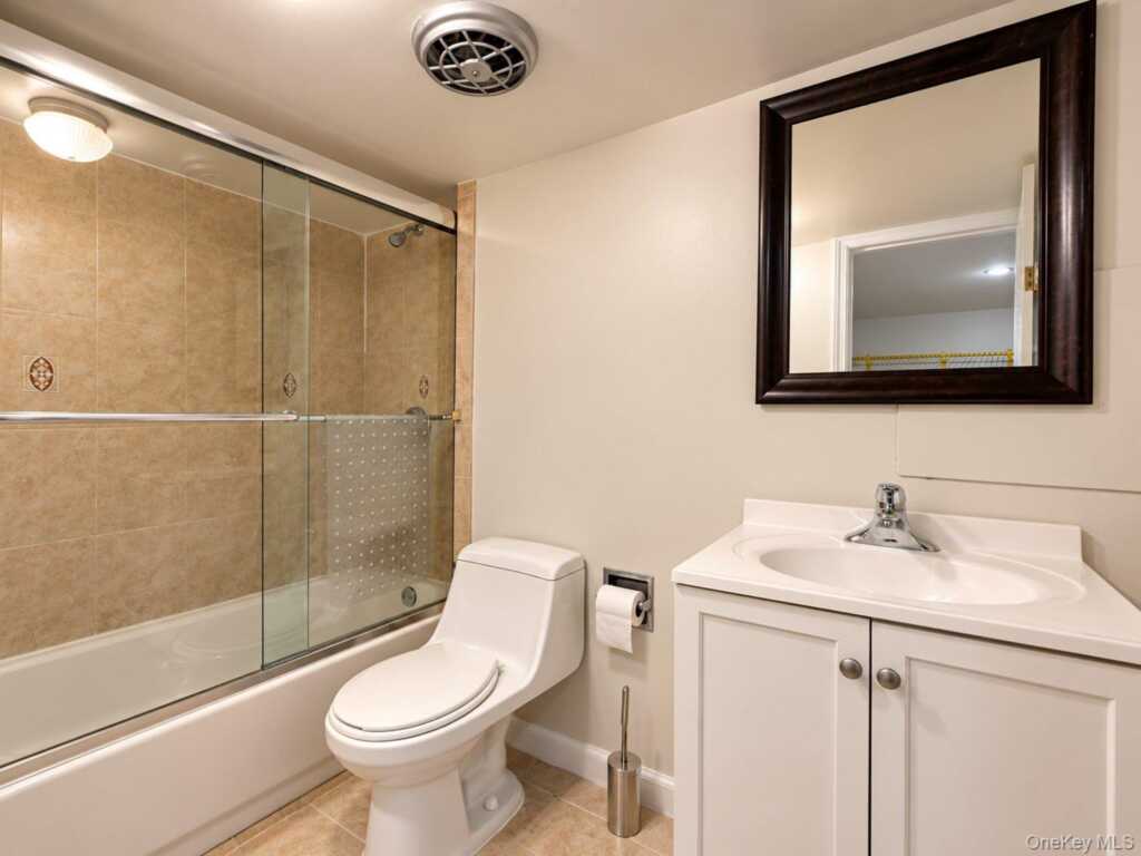 174 Waverly Road, New Rochelle, NY 10583 - Photo 25 of 35