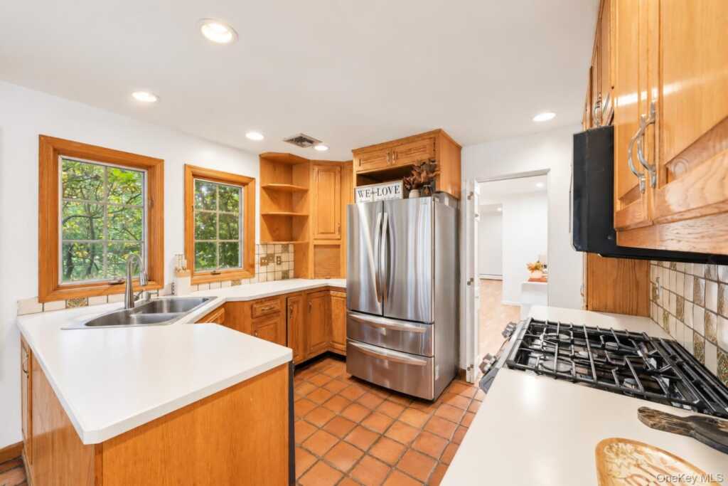 18 Tamarac Avenue, New City, NY 10956 - Photo 13 of 35