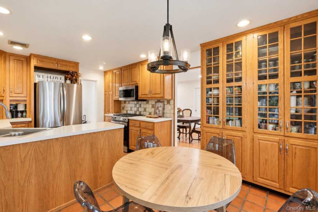 18 Tamarac Avenue, New City, NY 10956 - Photo 14 of 35