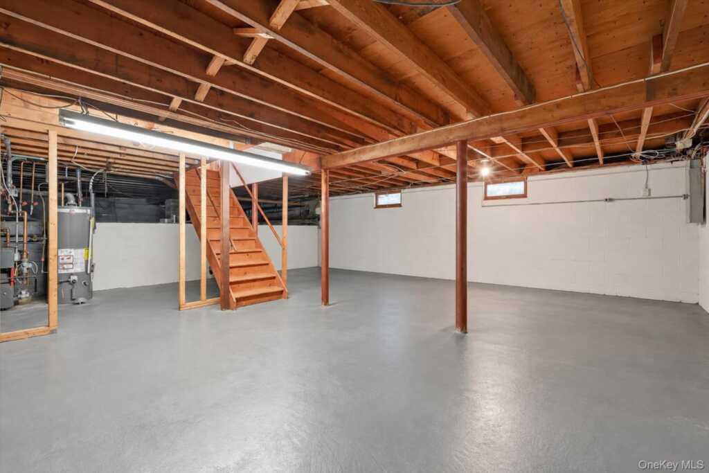 18 Tamarac Avenue, New City, NY 10956 - Photo 33 of 35