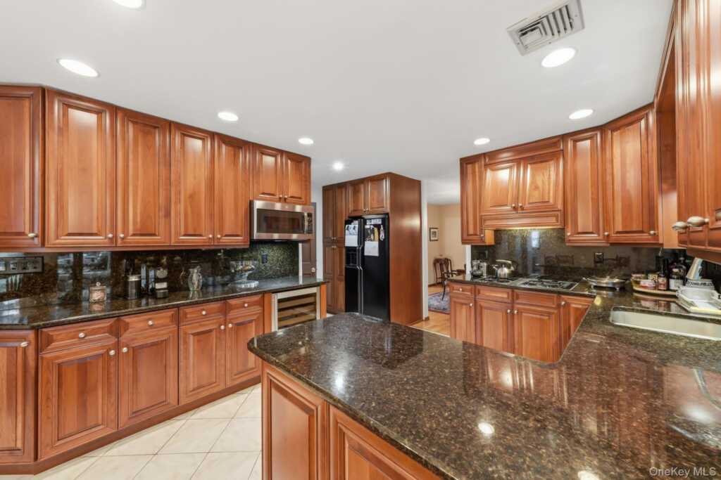 18 Harold Street, Nanuet, NY 10954 - Photo 19 of 50