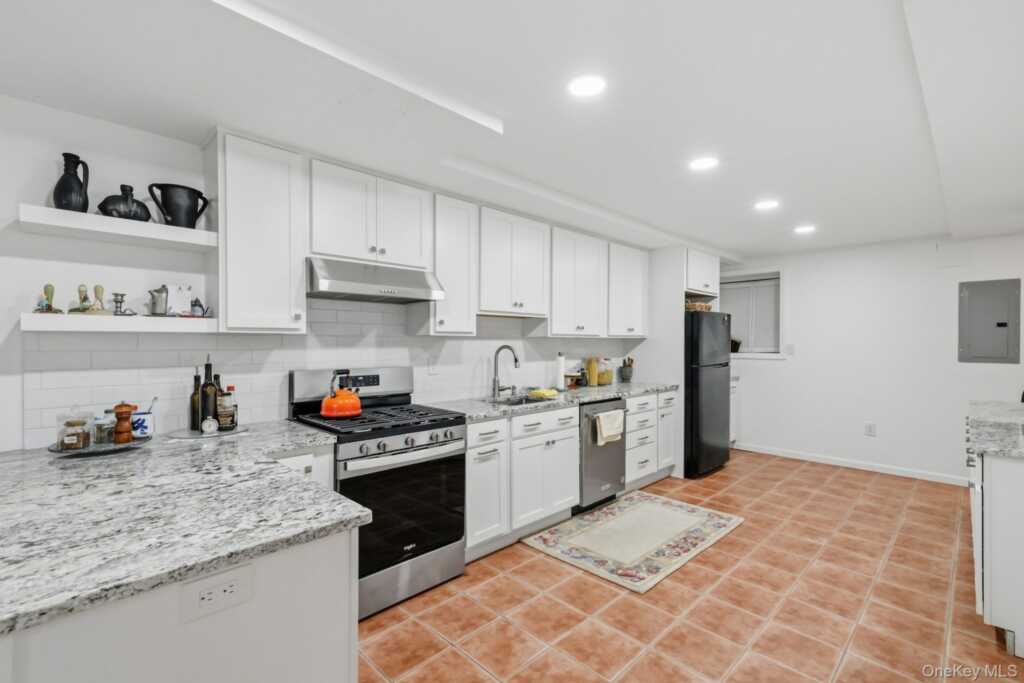 18 Harold Street, Nanuet, NY 10954 - Photo 39 of 50