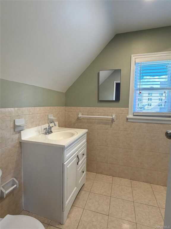 148 Meadow Lane, New Rochelle, NY 10805 - Photo 11 of 22